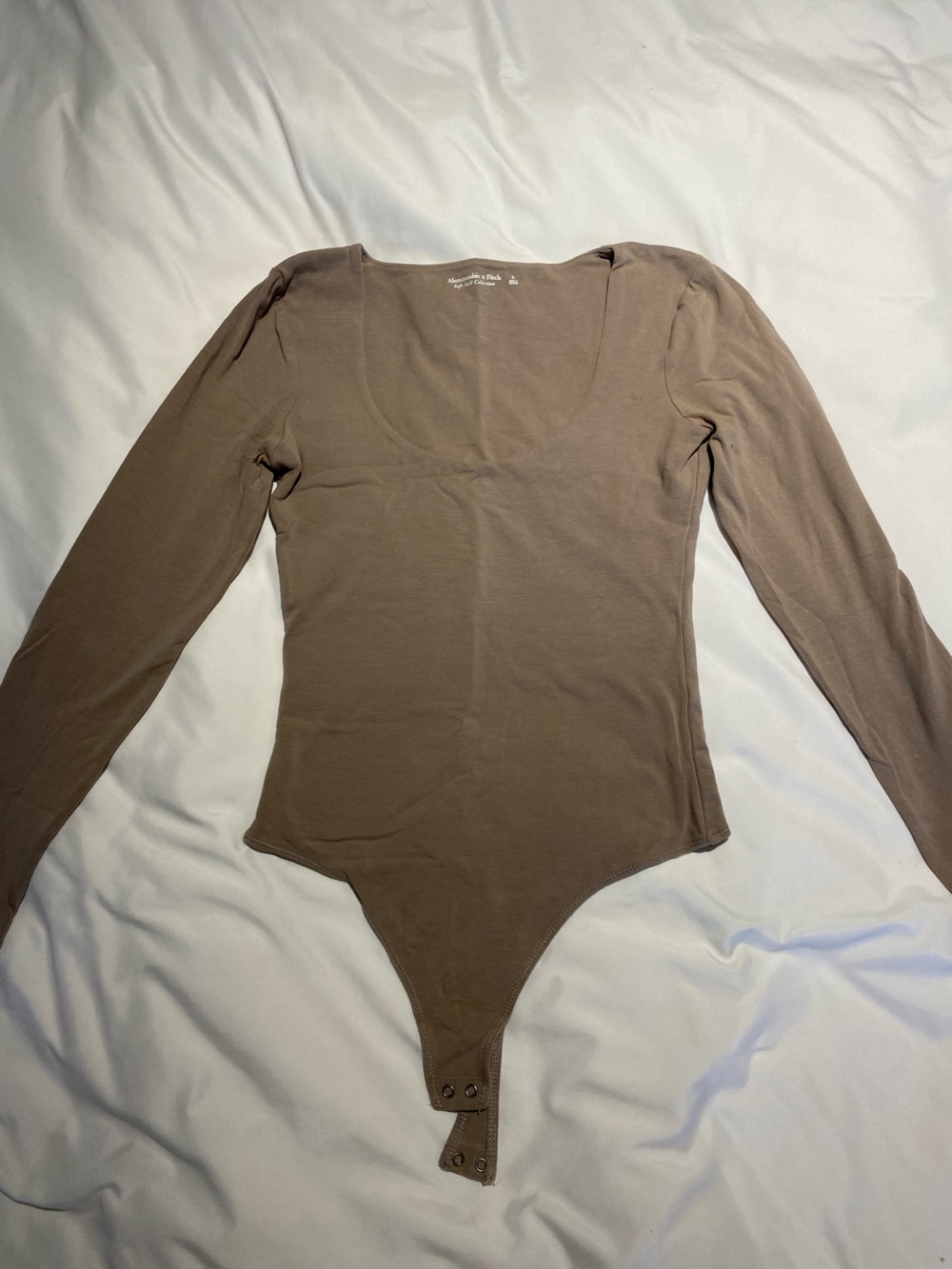 Abercrombie & Fitch Long-Sleeve Scoop Neck Bodysuit — Taupe Brown